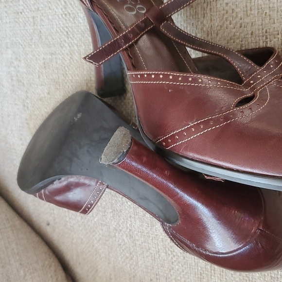 Franco Sarto Burgundy Heels - Picture 9 of 9